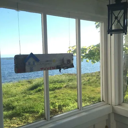 Secluded Holiday House By The Sea *